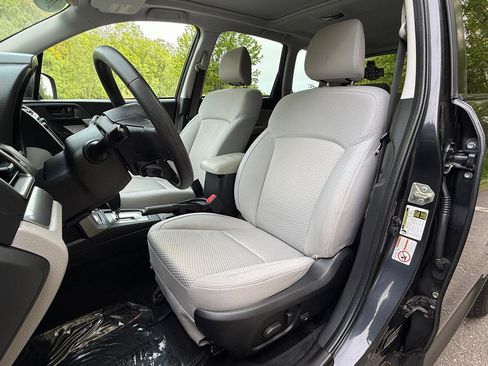 Used 2018 Subaru Forester 2.5i Premium AWD/4WD image 14