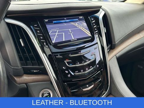 Used 2020 Cadillac Escalade Premium Luxury image 3