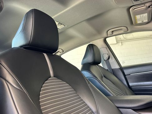 Certified 2022 Toyota Camry SE FWD image 15