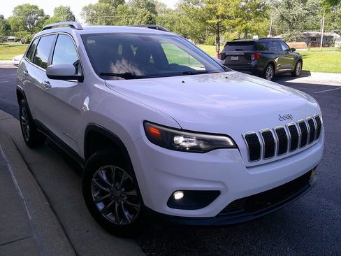 Used 2019 Jeep Cherokee Latitude Plus w/ Safety Group AWD/4WD image 4