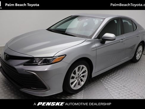 Certified 2023 Toyota Camry LE image 1