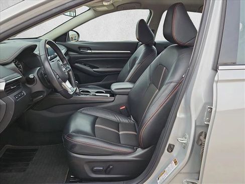 Used 2024 Nissan Altima 2.5 SR image 15