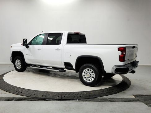 Used 2025 Chevrolet Silverado 2500 LT image 5