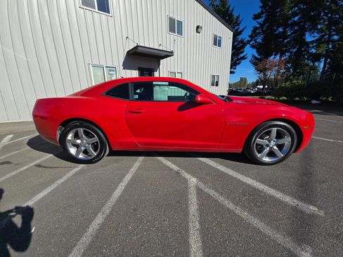 Used 2011 Chevrolet Camaro LT image 2