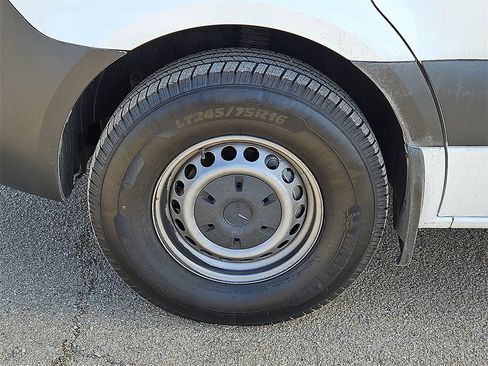 Used 2025 Mercedes-Benz Sprinter 2500 image 13