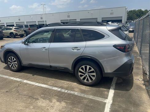 Used 2020 Subaru Outback Premium AWD/4WD image 5