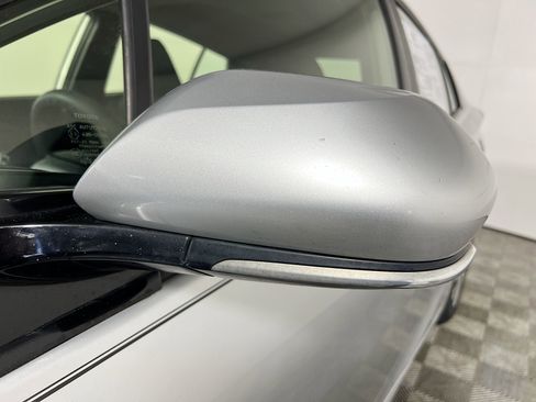 Used 2020 Toyota Prius LE image 13