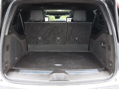 Used 2024 Cadillac Escalade ESV V AWD/4WD image 32