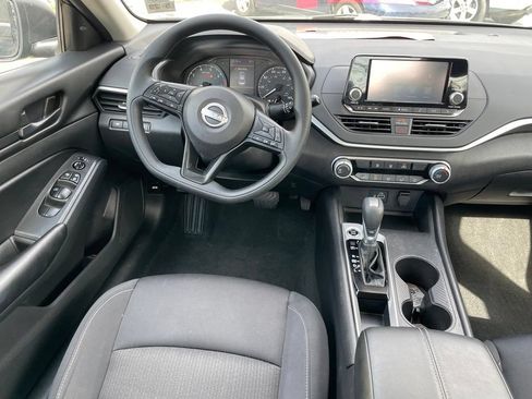 Certified 2024 Nissan Altima 2.5 S FWD image 9