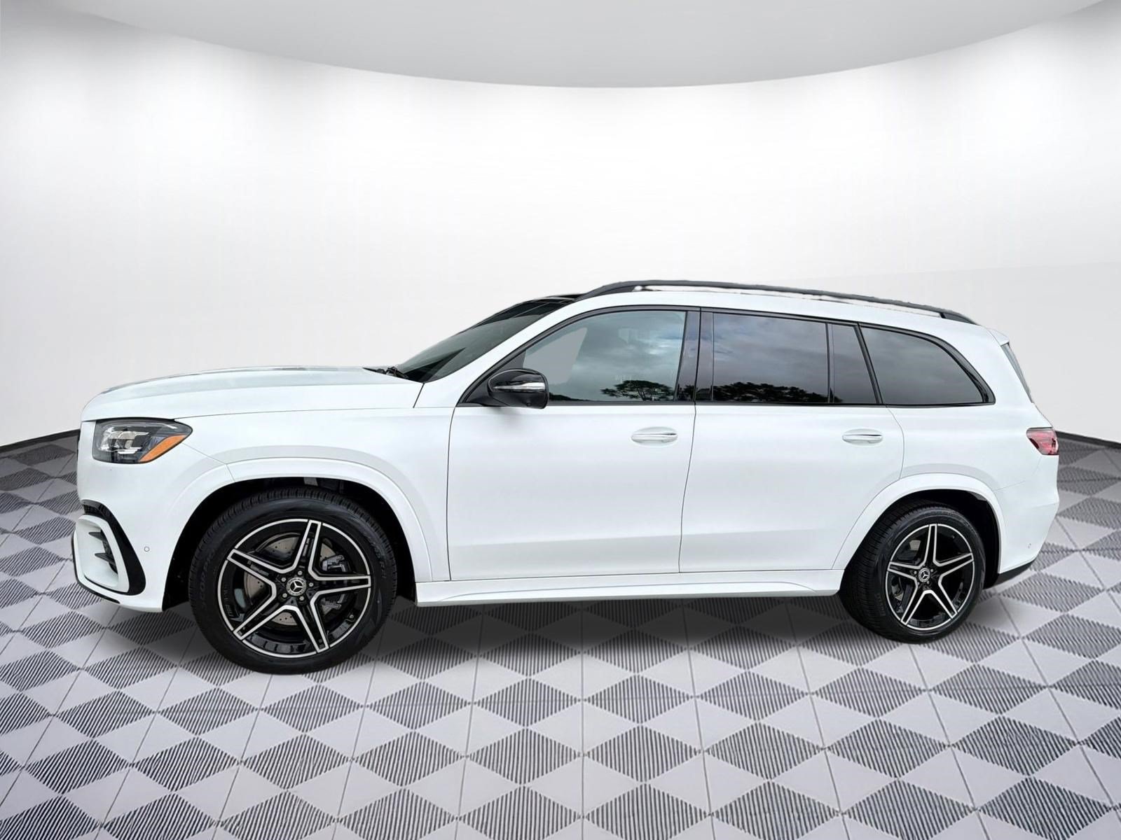 New 2026 Mercedes-Benz GLS 450 4MATIC image 2