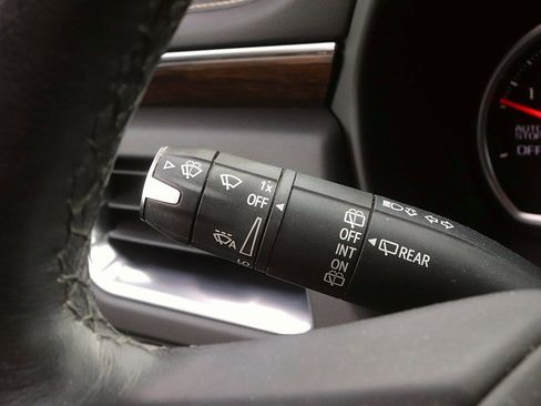 Used 2021 Chevrolet Tahoe Premier w/ Premium Package image 27