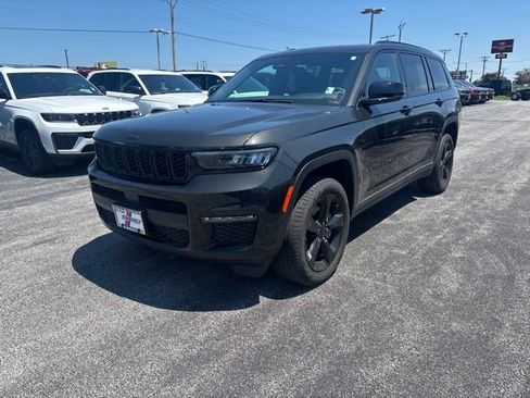 Used 2024 Jeep Grand Cherokee L Limited w/ Black Appearance Package AWD/4WD image 1