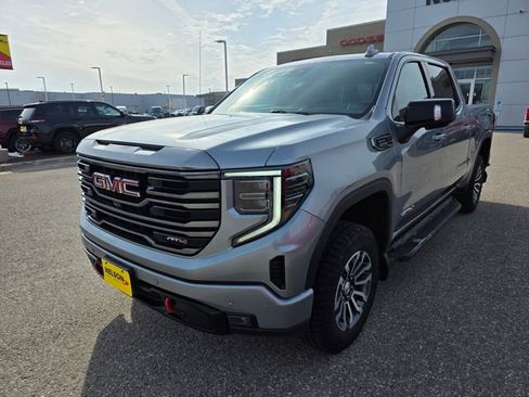 Used 2023 GMC Sierra 1500 AT4 w/ Technology Package image 2