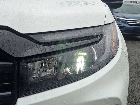 Used 2025 Honda Ridgeline Sport image 9