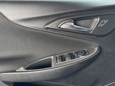 Used 2025 Chevrolet Malibu RS FWD image 17