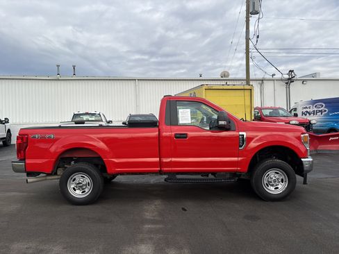 Used 2022 Ford F250 XL w/ Power Equipment Group image 11