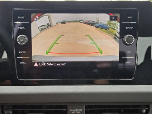 New 2026 Volkswagen Jetta SE FWD image 17