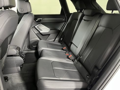 Used 2025 Audi Q3 2.0T Premium w/ Convenience Package image 21