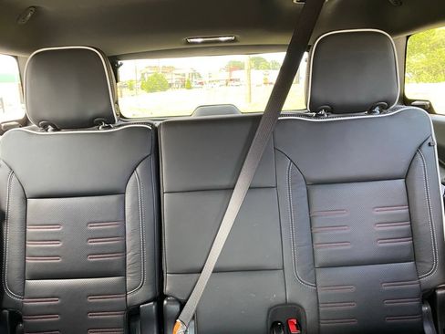 Used 2025 GMC Yukon XL AT4 Ultimate w/ LPO, Floor Liner Package AWD/4WD image 31