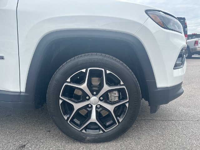 Used 2024 Jeep Compass Limited AWD/4WD image 13
