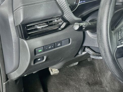 Used 2024 Nissan Sentra SV FWD image 16