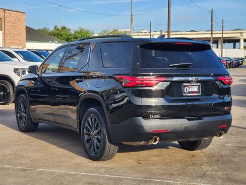 Used 2023 Chevrolet Traverse RS w/ LPO, Cargo Package FWD image 5