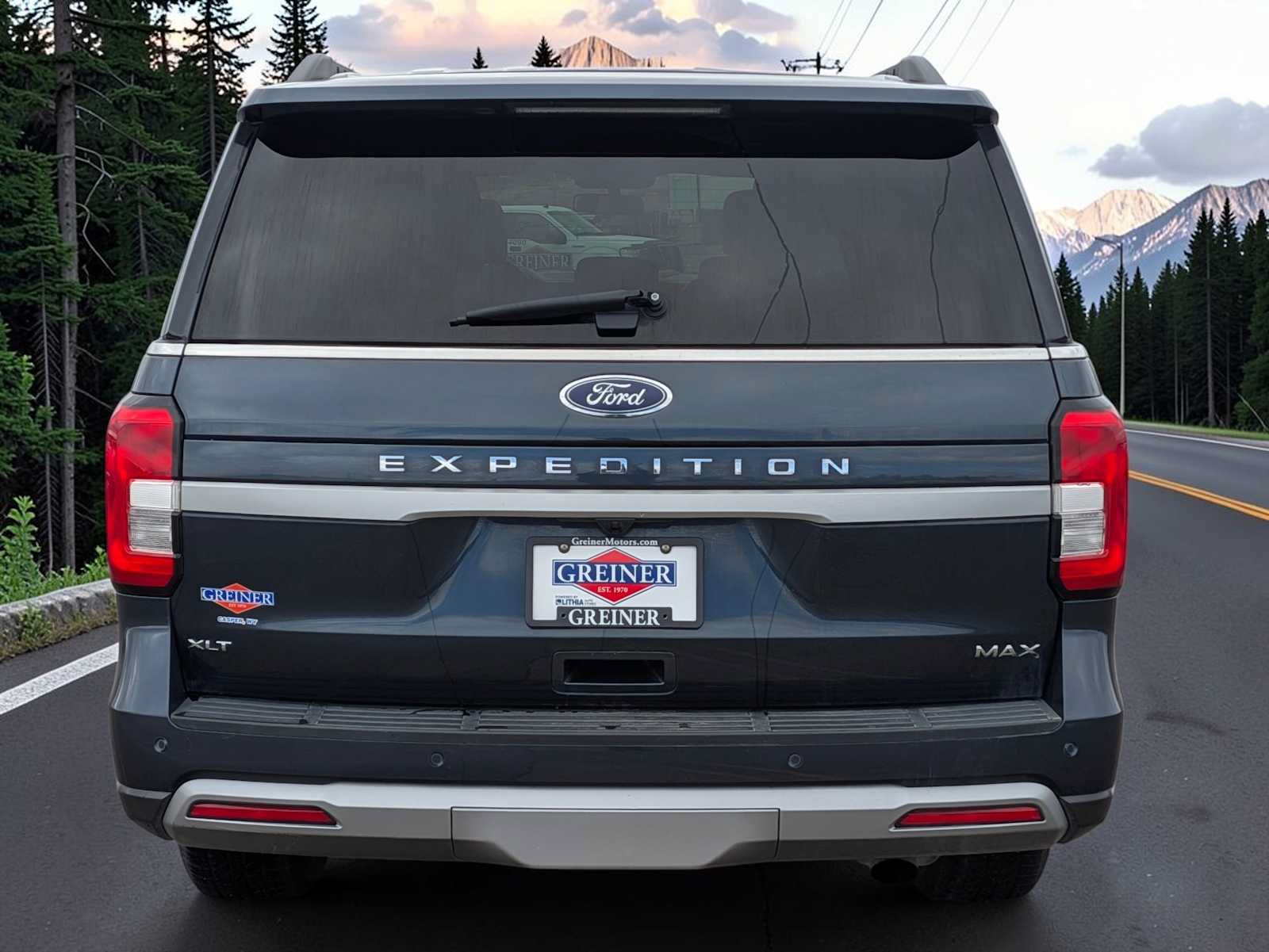 Used 2024 Ford Expedition Max XLT AWD/4WD image 4