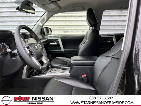 Used 2024 Toyota 4Runner SR5 AWD/4WD image 17
