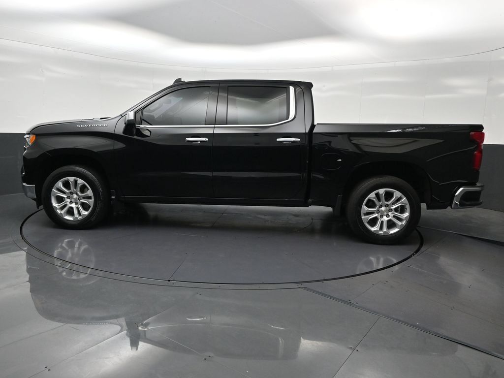 Used 2023 Chevrolet Silverado 1500 LTZ RWD image 2