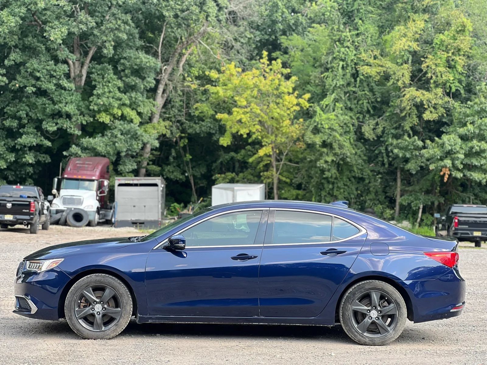 Used 2018 Acura TLX FWD image 3