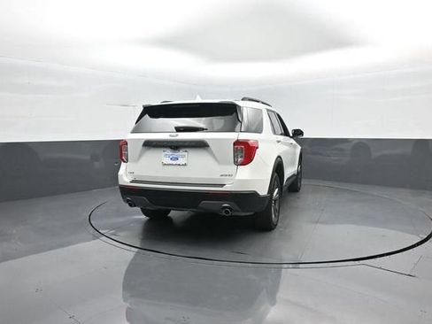 Certified 2024 Ford Explorer XLT w/ Equipment Group 202A AWD/4WD image 7