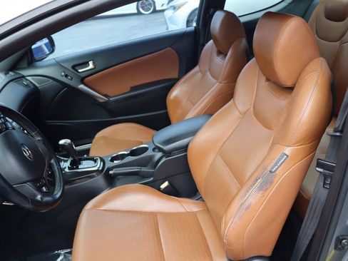 Used 2015 Hyundai Genesis 3.8 RWD image 14