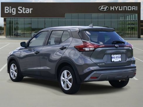 Used 2022 Nissan Kicks S FWD image 3