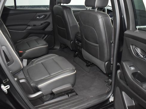 Used 2023 Chevrolet Traverse Premier image 10