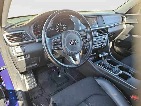 Used 2018 Kia Optima S FWD image 9