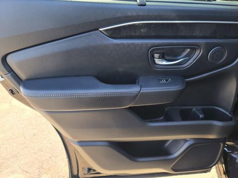 Used 2023 Honda Pilot Elite image 17