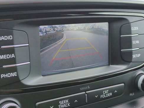 Used 2017 Kia Sorento FWD image 26