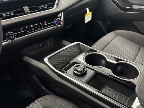 New 2026 Chevrolet Equinox LT w/ Safety and Technology Package FWD image 21