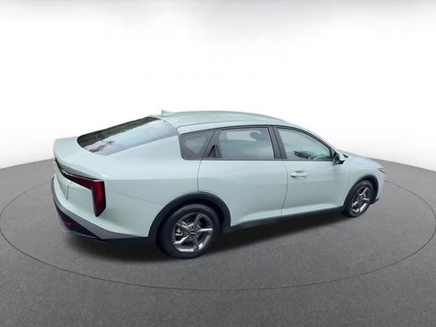 Used 2025 Kia K4 LXS image 14