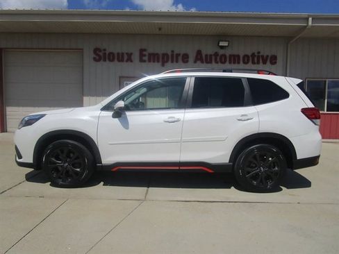 Used 2022 Subaru Forester Sport image 2