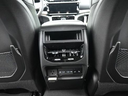 New 2026 Jeep Grand Cherokee Limited w/ Limited Altitude Package AWD/4WD image 23