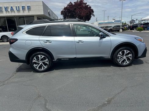 Used 2022 Subaru Outback Limited w/ Popular Package #2 AWD/4WD image 8