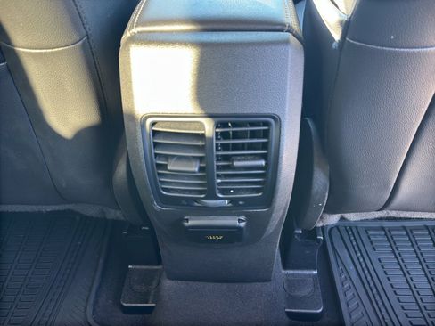 Used 2017 Ford Escape SE w/ Equipment Group 201A image 30