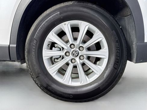 Certified 2025 Toyota Grand Highlander AWD image 33