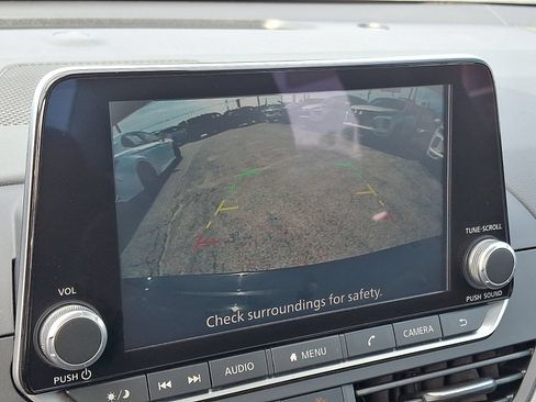 Used 2025 Nissan Altima 2.5 SR FWD image 17