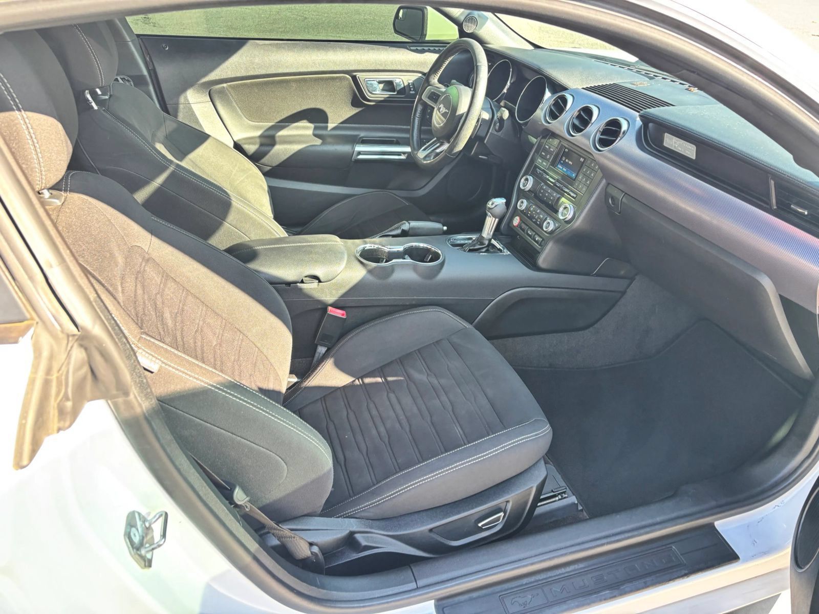 Used 2017 Ford Mustang GT w/ Black Accent Package RWD image 15