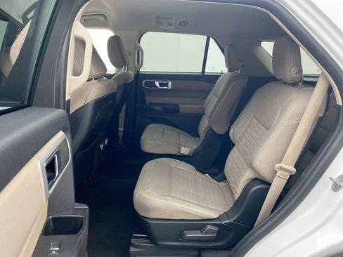 Used 2020 Ford Explorer XLT w/ Comfort Package AWD/4WD image 23