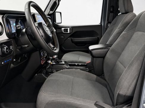 Used 2024 Jeep Wrangler Unlimited AWD/4WD image 13