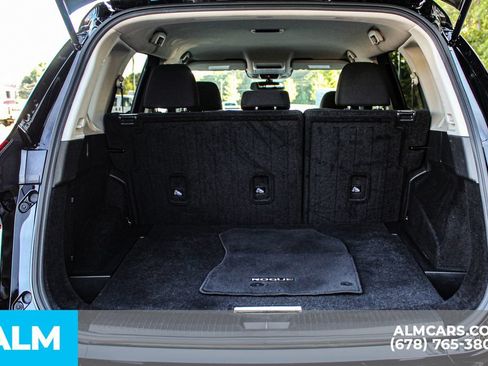 Used 2024 Nissan Rogue S FWD image 21