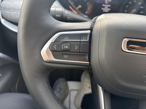 Used 2024 Jeep Compass Latitude w/ Convenience Group image 18